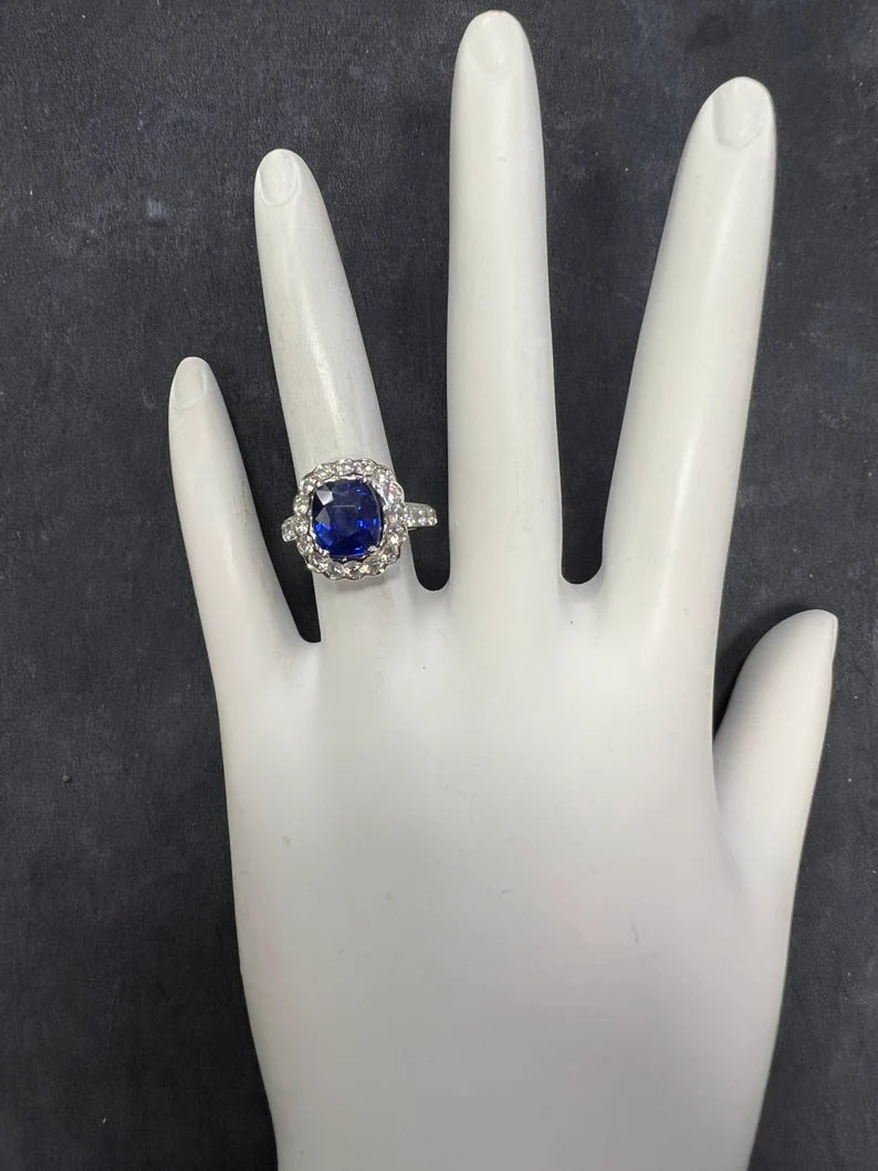 Modern Platinum 4.29 Carat Natural Royal Blue Sapphire & Diamond Engagement Ring