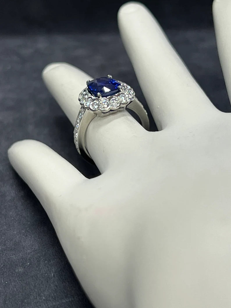 Modern Platinum 4.29 Carat Natural Royal Blue Sapphire & Diamond Engagement Ring