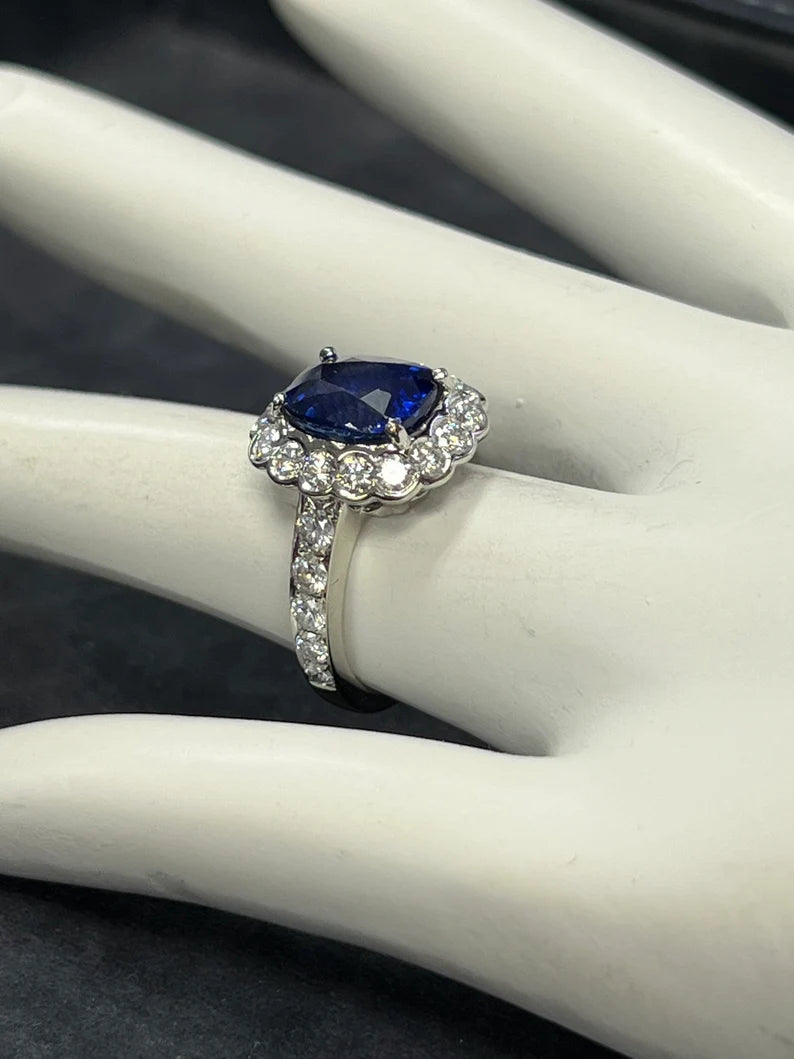 Modern Platinum 4.29 Carat Natural Royal Blue Sapphire & Diamond Engagement Ring