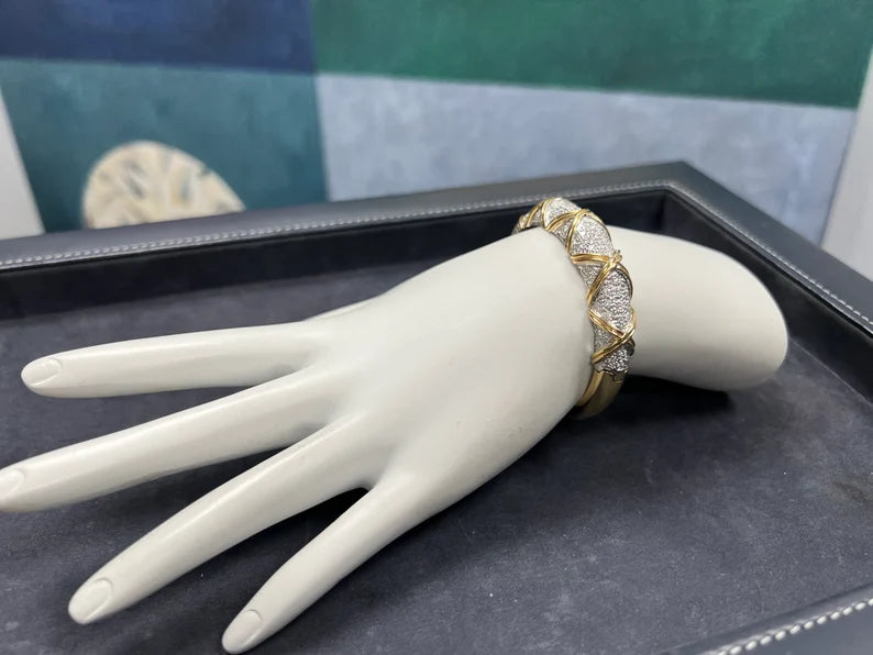 Retro Gold 2.50 Carat Natural Colorless Round Diamond Bangle Bracelet Circa 1960