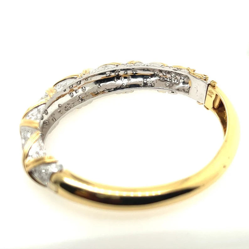 Retro Gold 2.50 Carat Natural Colorless Round Diamond Bangle Bracelet Circa 1960