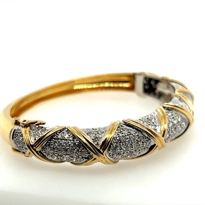 Retro Gold 2.50 Carat Natural Colorless Round Diamond Bangle Bracelet Circa 1960