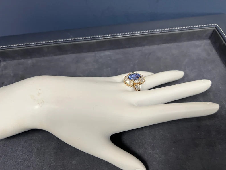 Retro Gold 6.77 Carat Certified Natural Blue Sapphire Diamond Cocktail Ring 1960