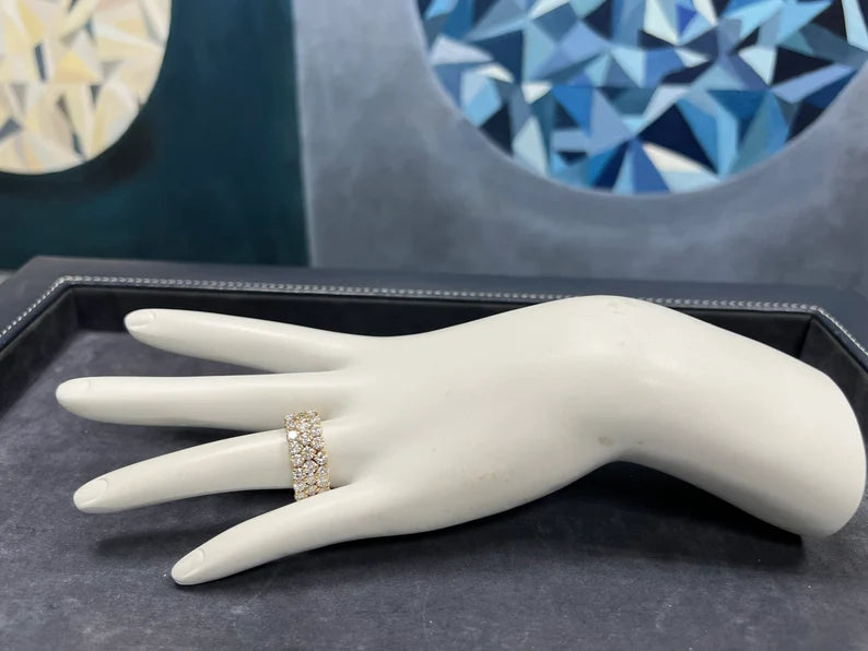 Modern Gold 8 Carat Natural Round Brilliant Diamond Flexible Band Size 9 Ring