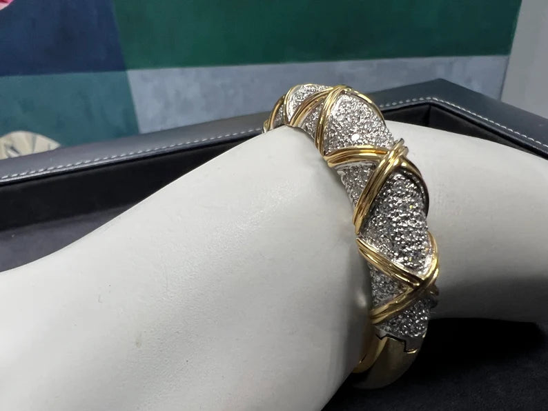 Retro Gold 2.50 Carat Natural Colorless Round Diamond Bangle Bracelet Circa 1960