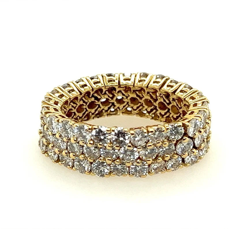 Modern Gold 8 Carat Natural Round Brilliant Diamond Flexible Band Size 9 Ring
