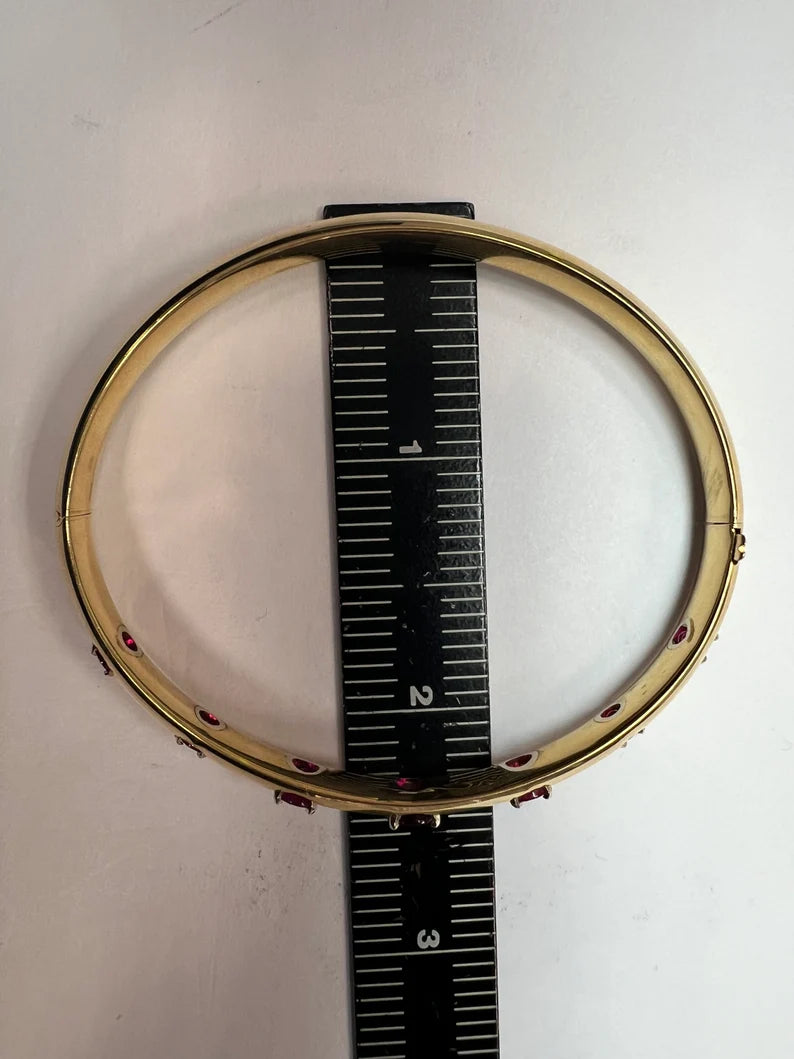 Retro Gold 2.27 Carat Round Natural Red Thailand Ruby Bangle Bracelet Circa 1960