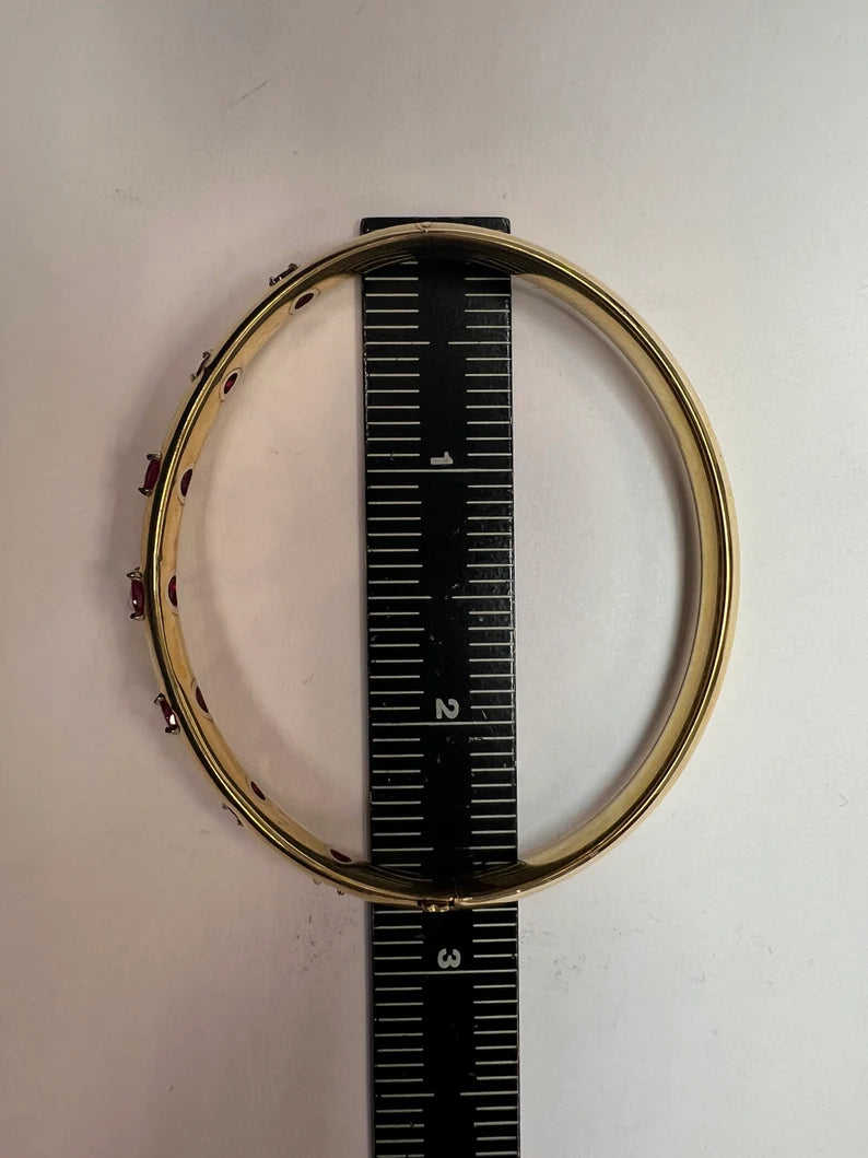 Retro Gold 2.27 Carat Round Natural Red Thailand Ruby Bangle Bracelet Circa 1960