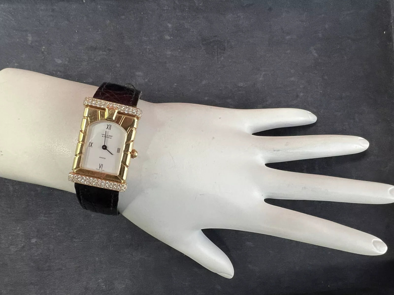 Van Cleef & Arpels Ladies Diamond & 18k Yellow Gold Facade Quartz Dress Watch