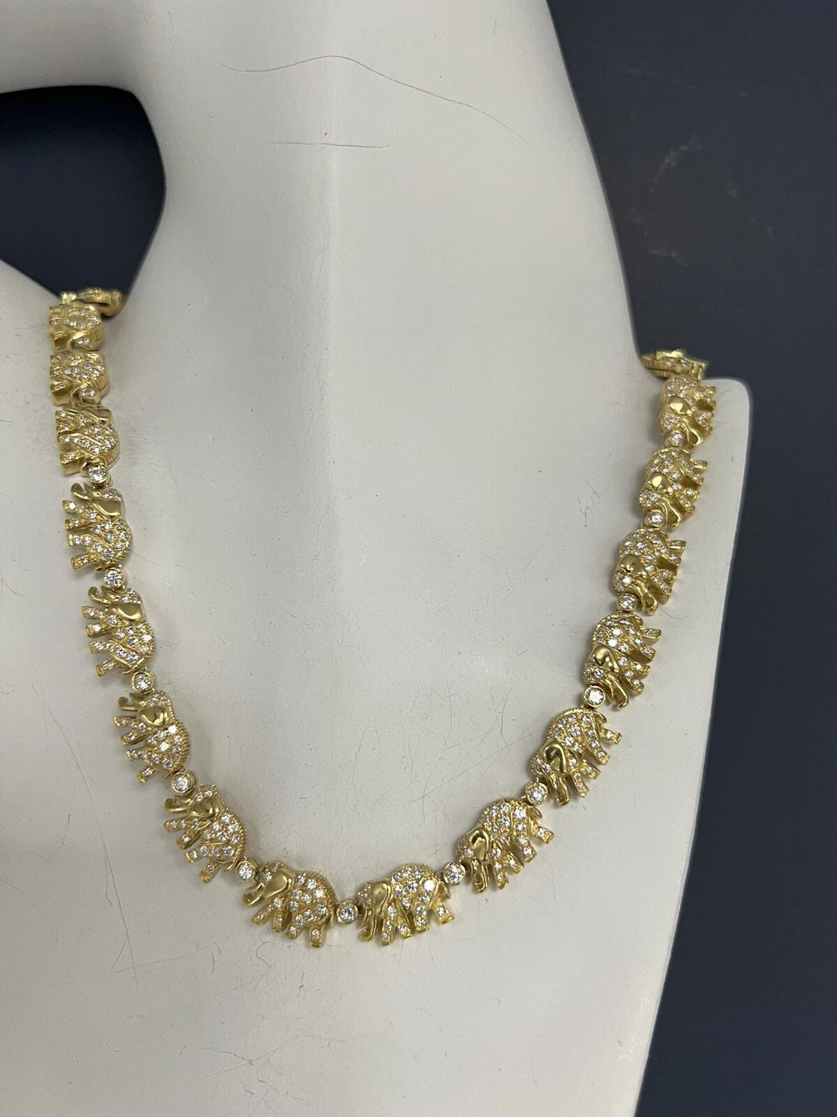 Retro Gold 5.50 Carat Natural Brilliant Colorless Diamond Elephant Necklace 1990