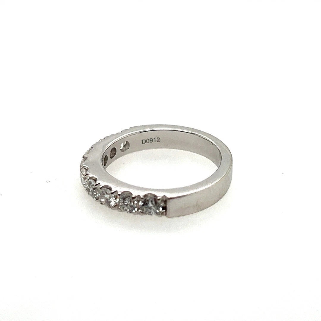 Modern Gold 0.85 Carat Natural Round Ideal Colorless VS Diamond Engagement Band
