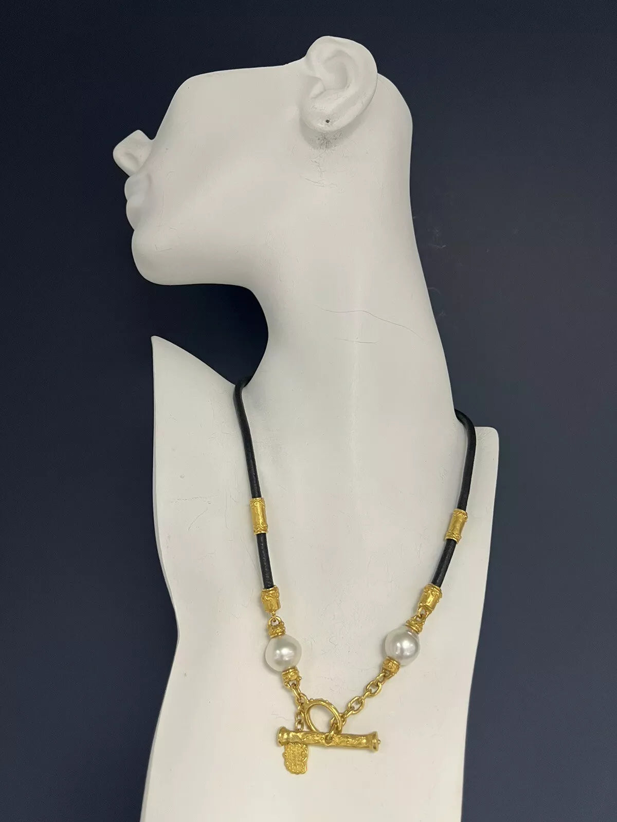 Retro Signed Denise Roberge 22k Gold Black Leather Pearl Toggle Clasp Necklace