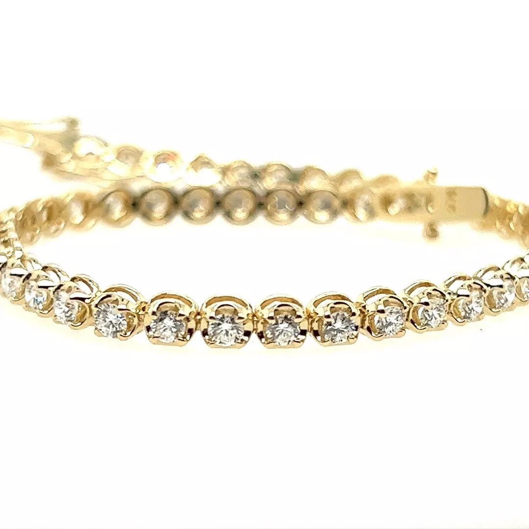 Modern Gold 2.60 Carat Natural Round Brilliant Colorless Diamond Tennis Bracelet