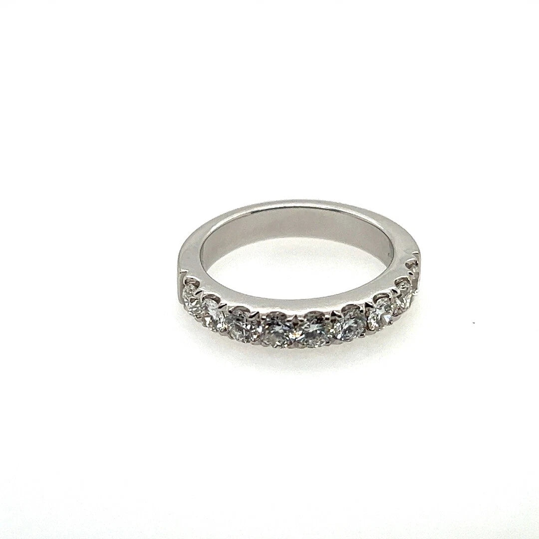 Modern Gold 0.85 Carat Natural Round Ideal Colorless VS Diamond Engagement Band