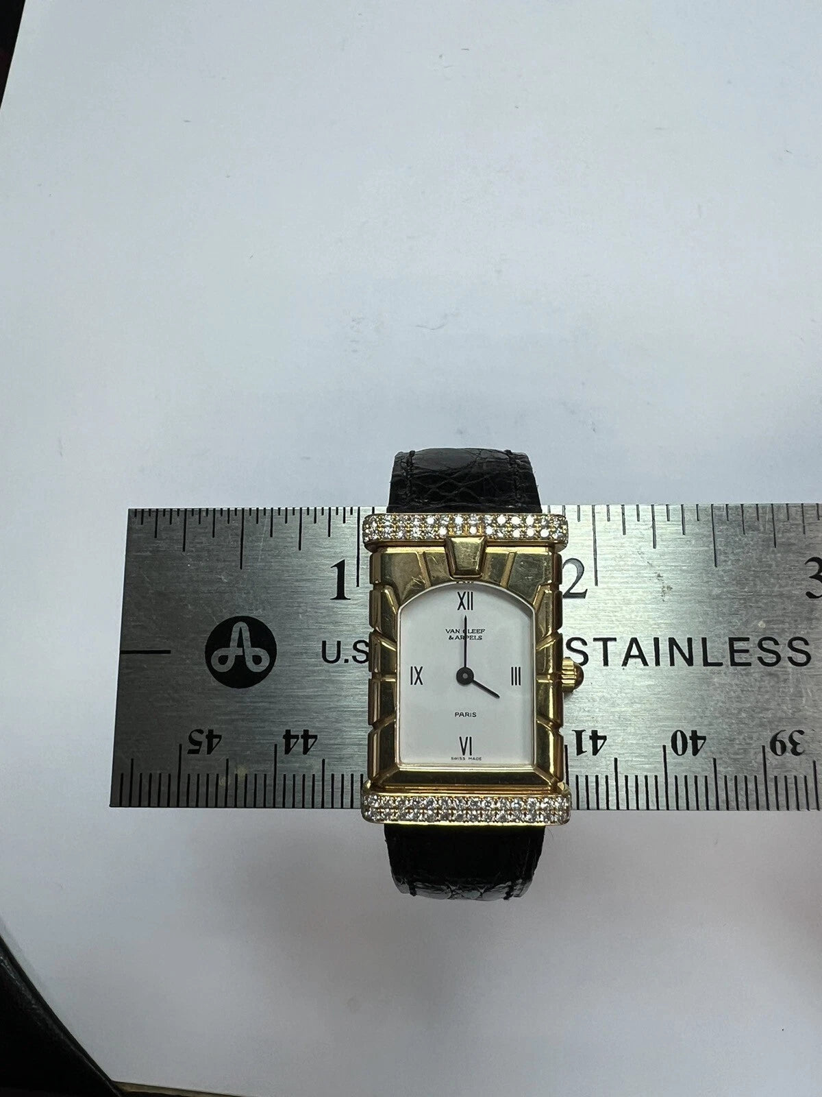 Van Cleef & Arpels Ladies Diamond & 18k Yellow Gold Facade Quartz Dress Watch