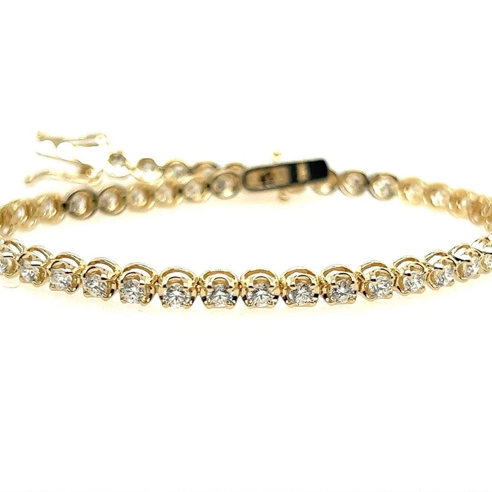 Modern Gold 2.60 Carat Natural Round Brilliant Colorless Diamond Tennis Bracelet