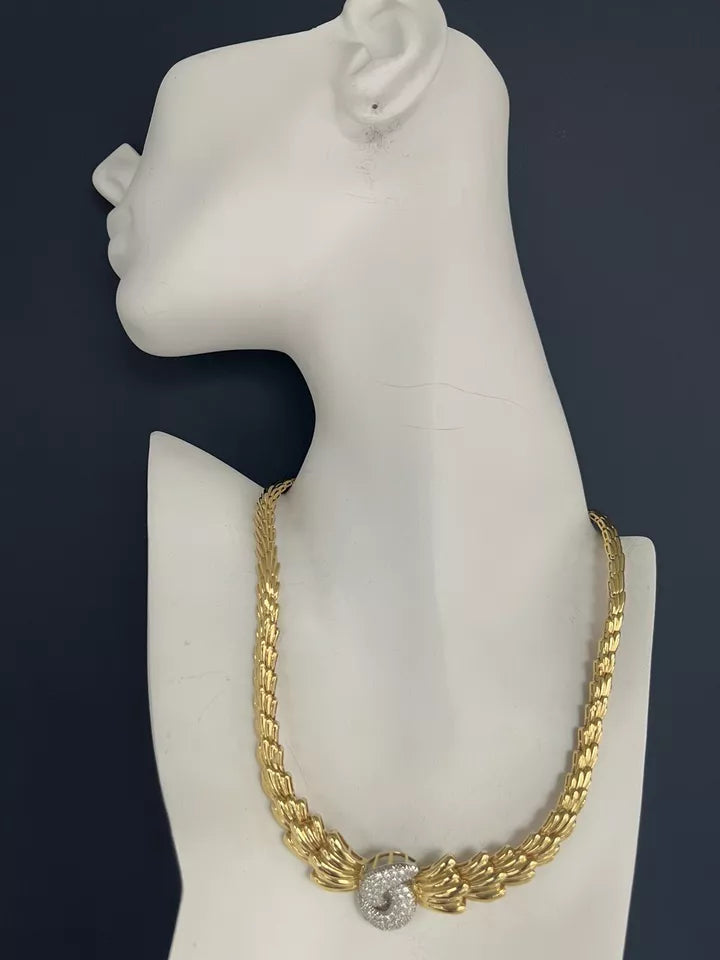 Art Nouveau Gold 1.05 Carat Natural Round Brilliant Diamond Necklace Circa 1960
