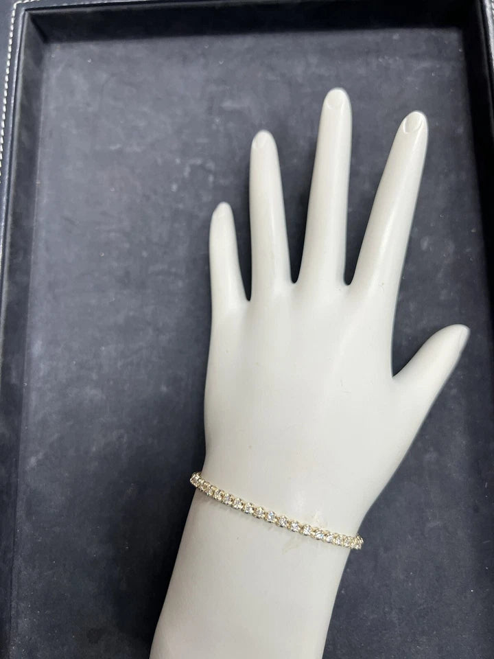 Modern Yellow Gold 2 Carat Natural Round Brilliant Diamond H VS Tennis Bracelet
