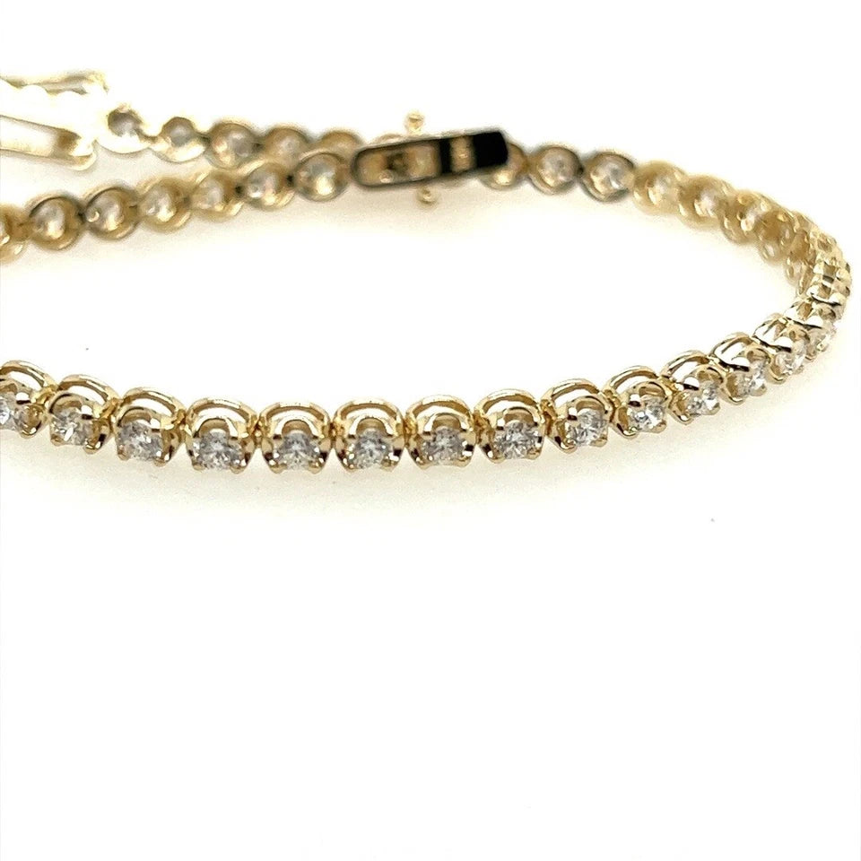 Modern Gold 2.60 Carat Natural Round Brilliant Colorless Diamond Tennis Bracelet