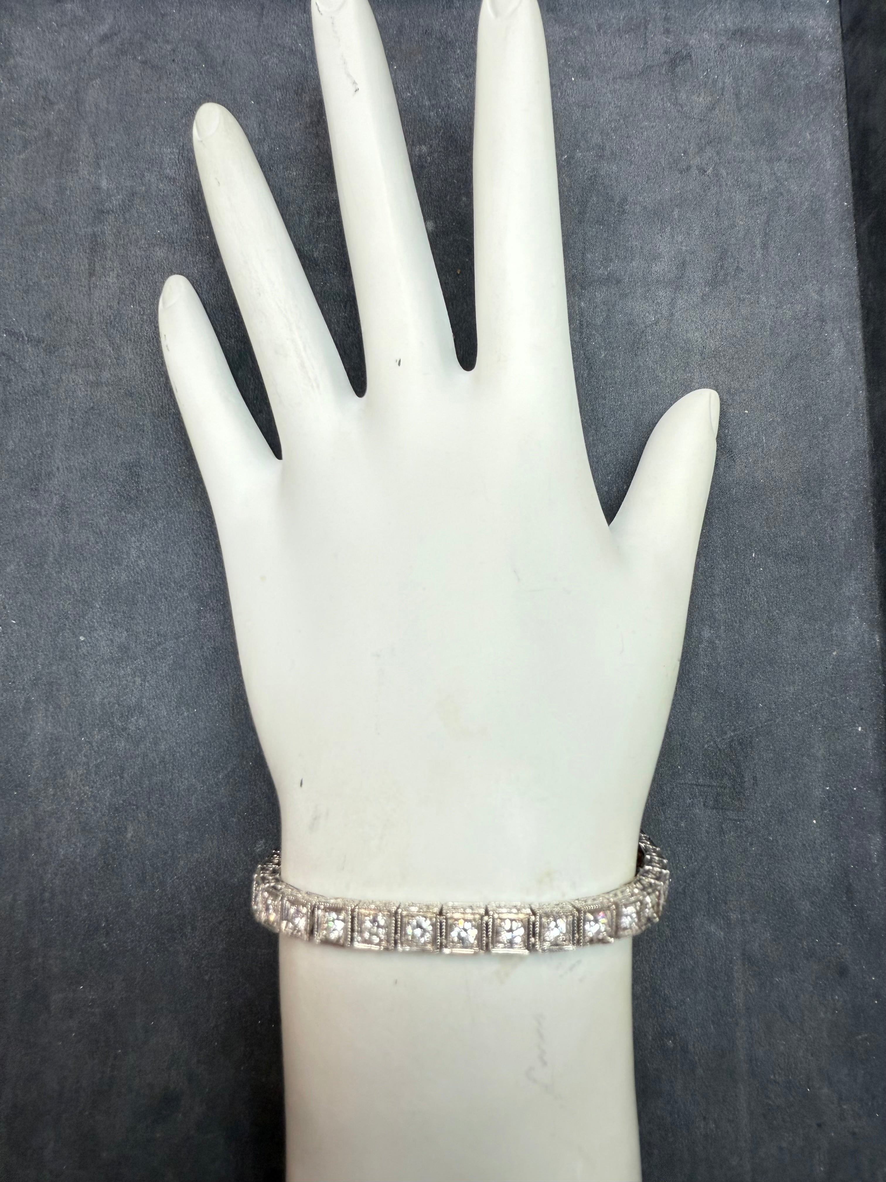 Retro Gold 3.25 Carat Natural Colorless Diamond Engraved Box Bracelet 1990