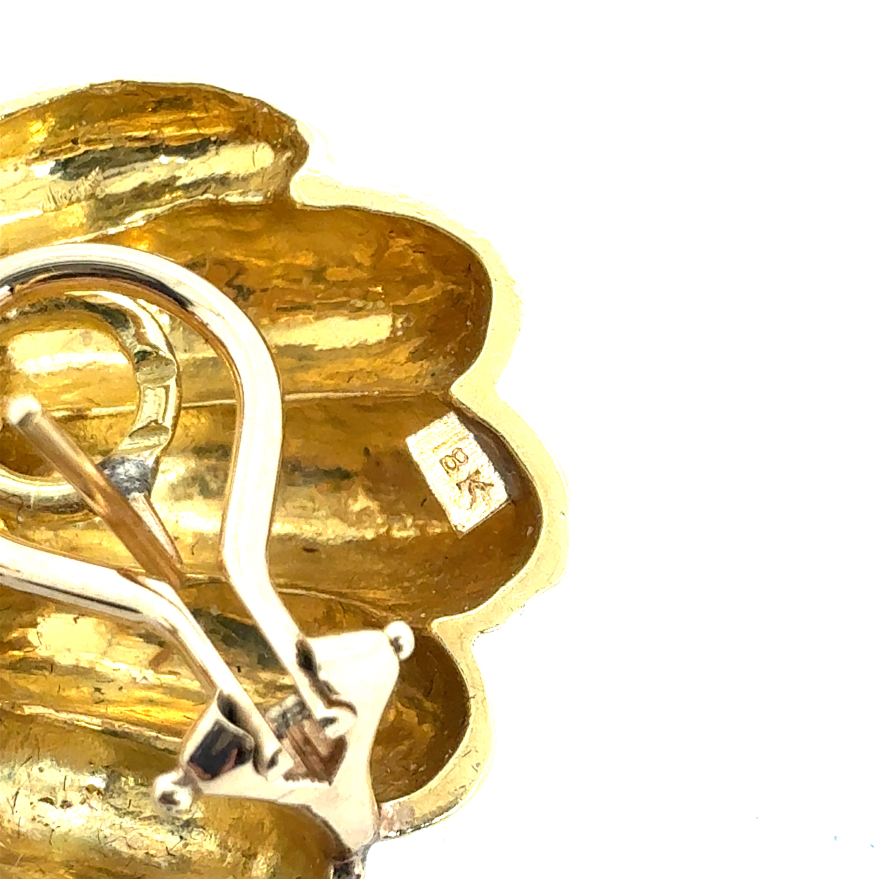 Retro 18K Yellow Gold Hammered Shrimp Style Lever Back Earrings 1990s