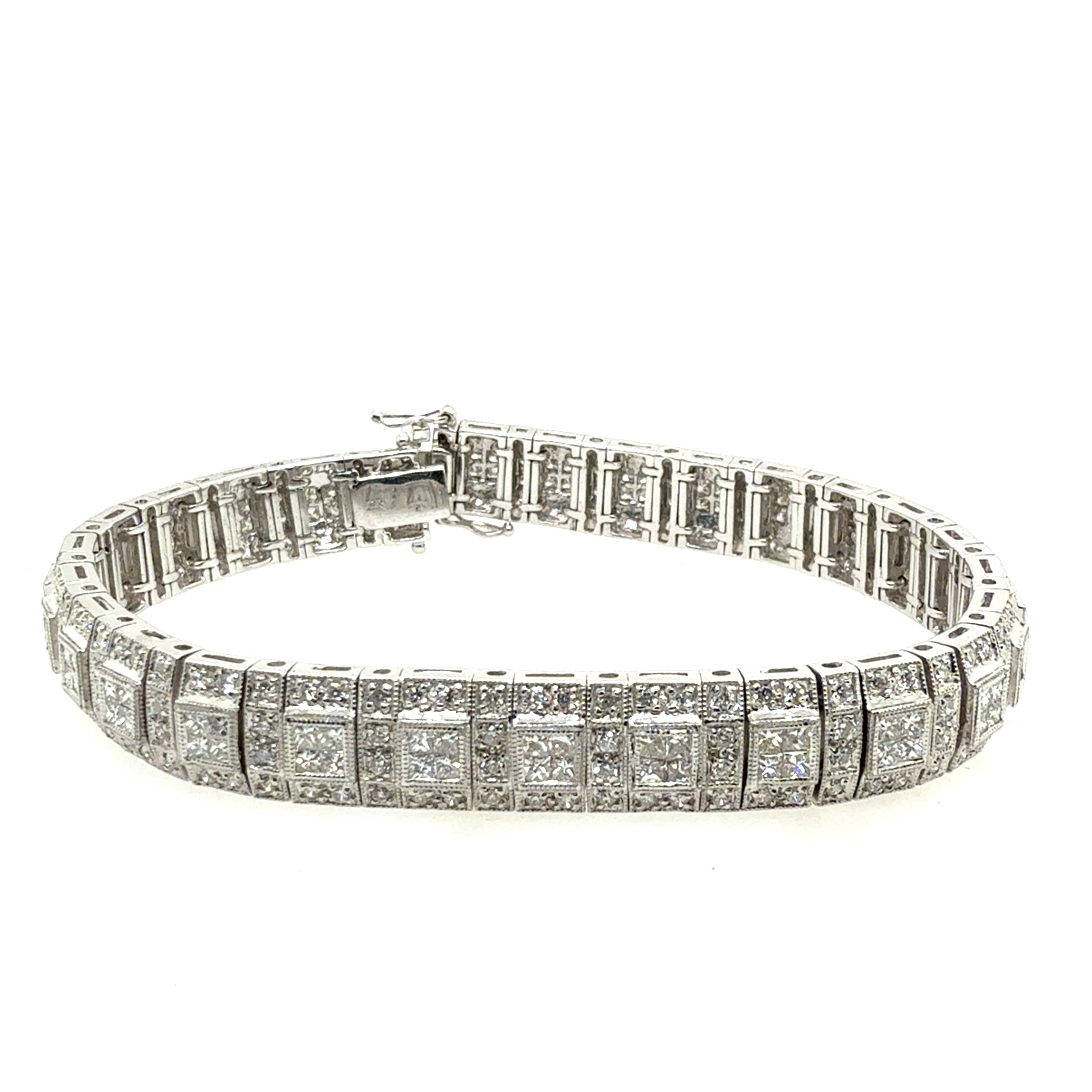 Modern Gold 4 Carat Natural Colorless Round & Princess Diamond Bracelet