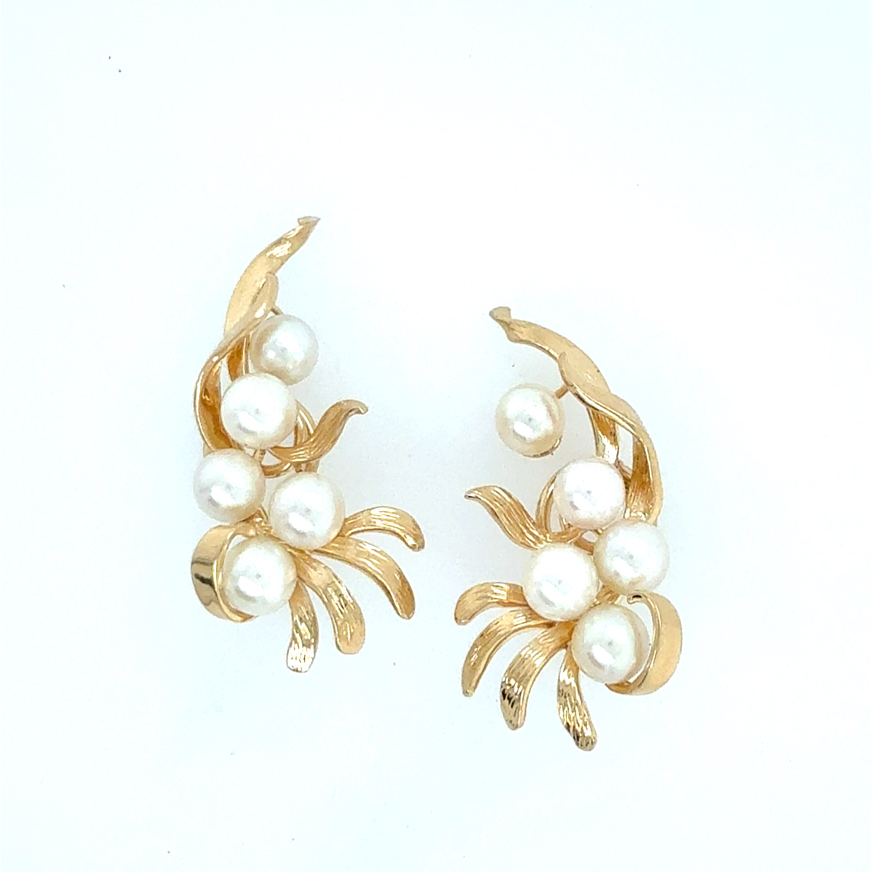 Retro Yellow Gold 7 mm Cultured Pearl Clip Earrings Circa 1970