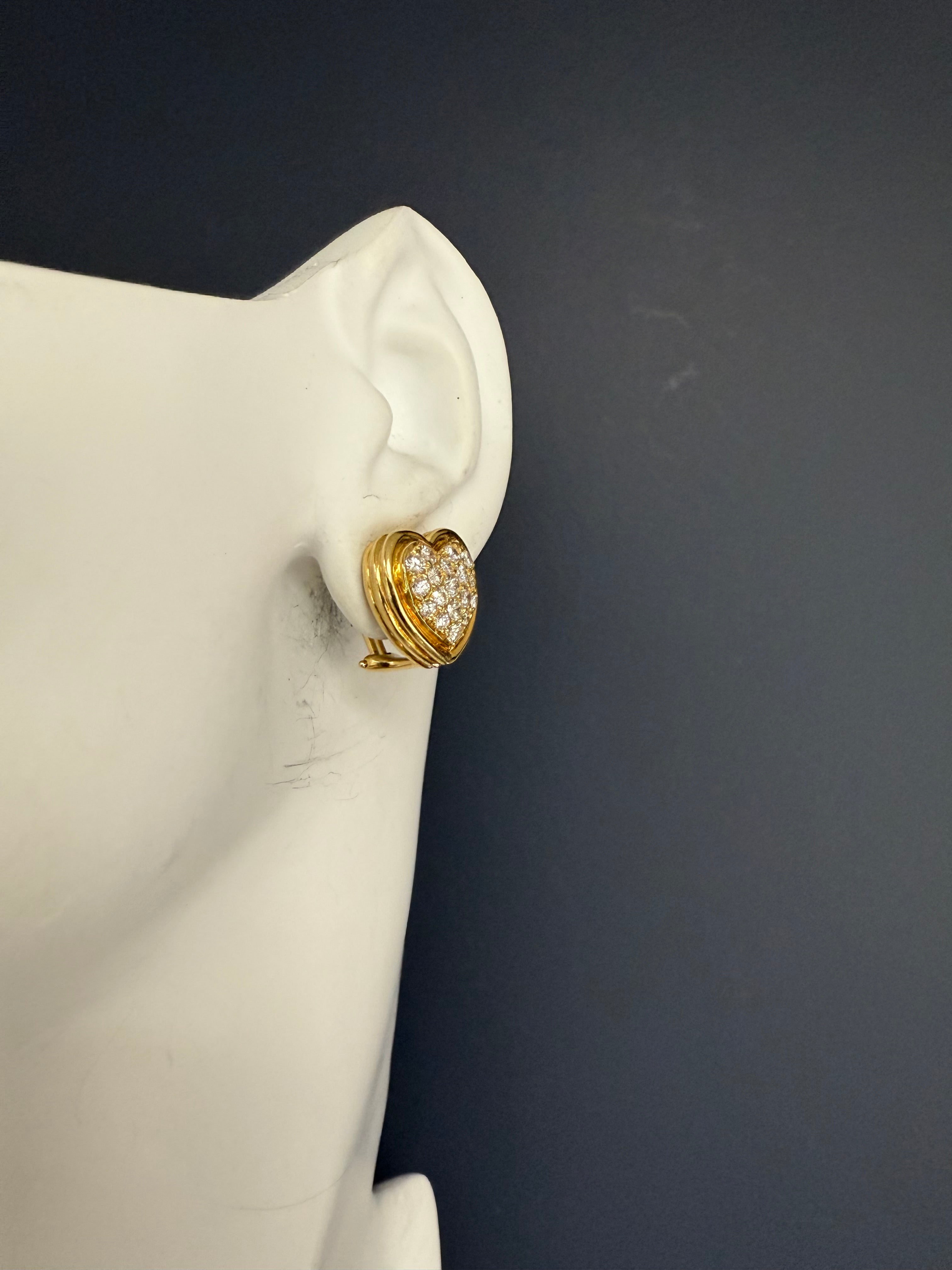 Retro Yellow Gold 2.1 Carat Natural Colorless Diamond Heart Shape Earrings