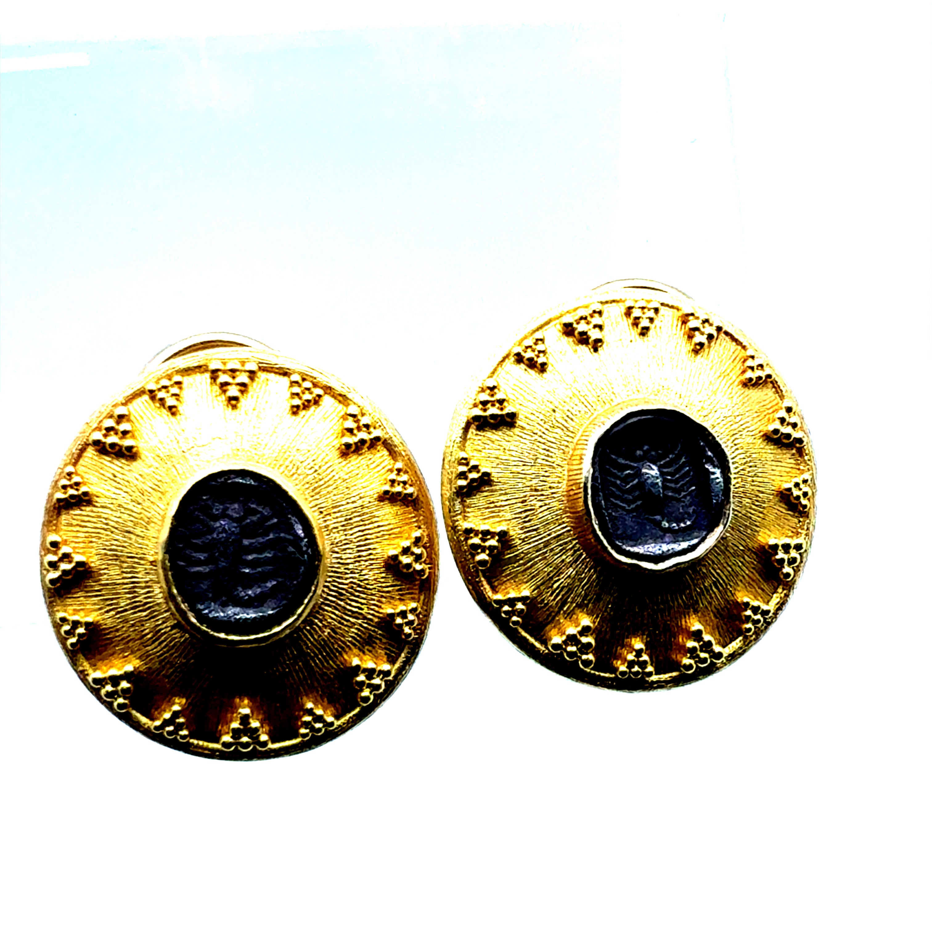 Retro 22K Gold Ancient Scorpion Coin Statement Earrings Hallmarked IRA 1997