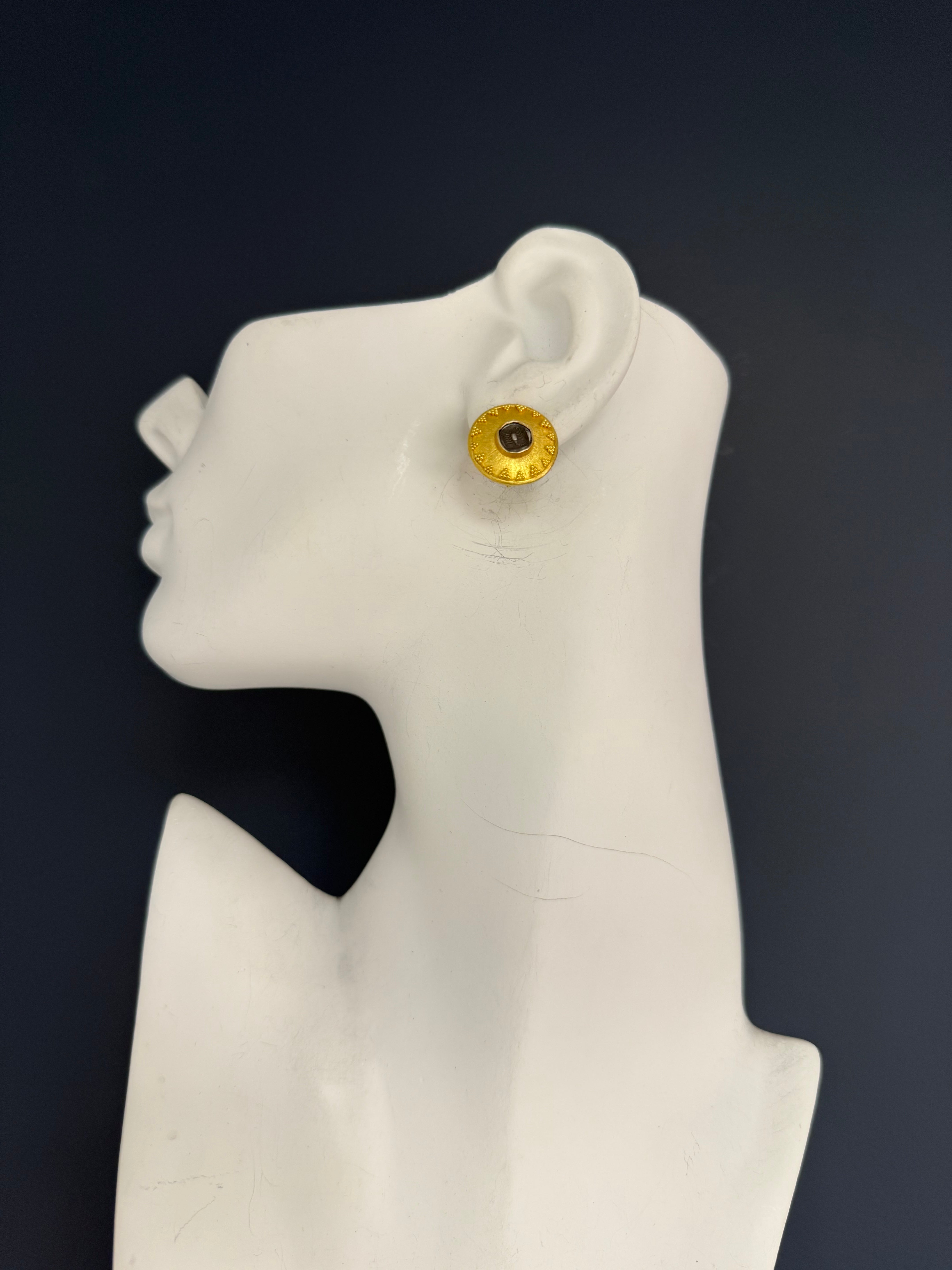 Retro 22K Gold Ancient Scorpion Coin Statement Earrings Hallmarked IRA 1997