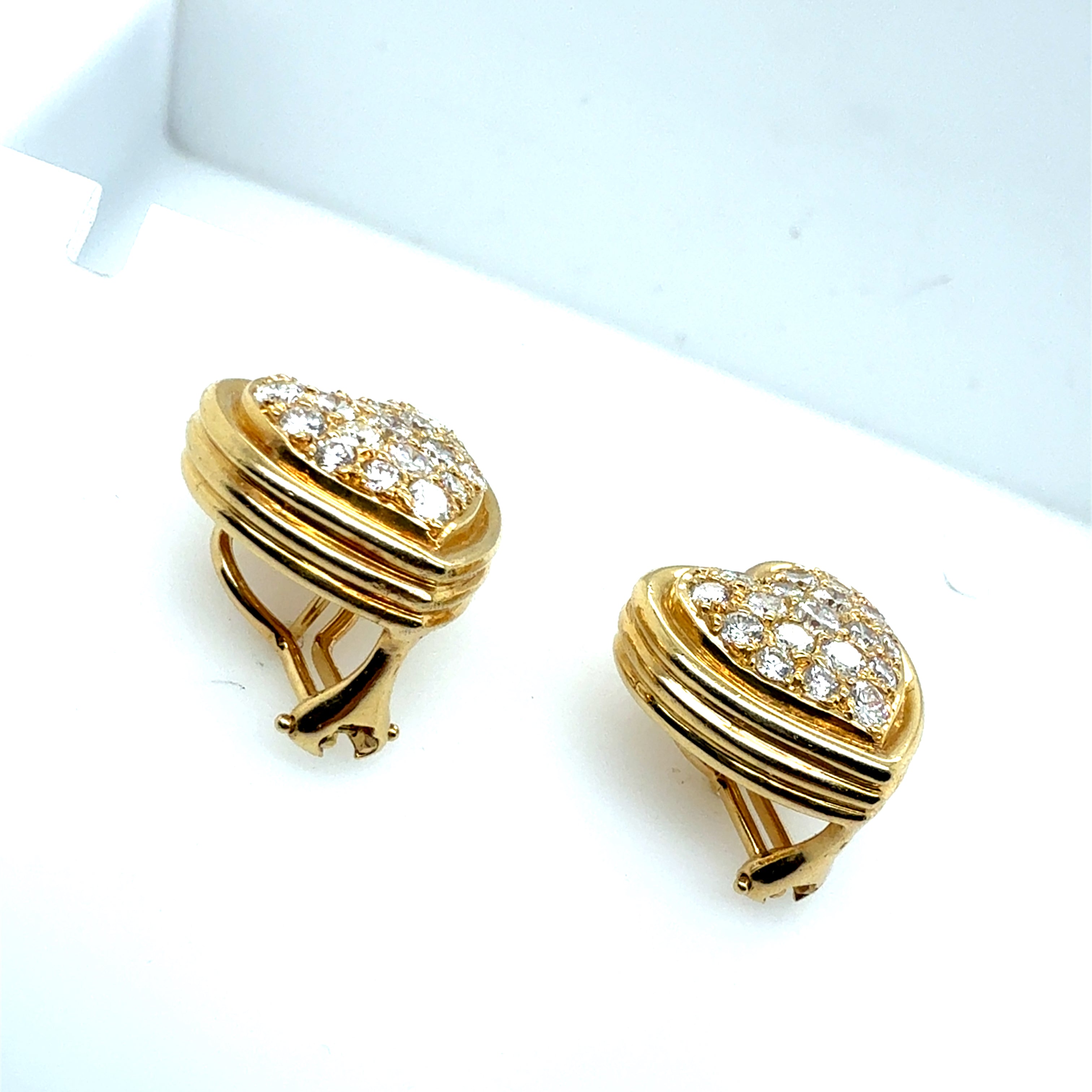 Retro Yellow Gold 2.1 Carat Natural Colorless Diamond Heart Shape Earrings
