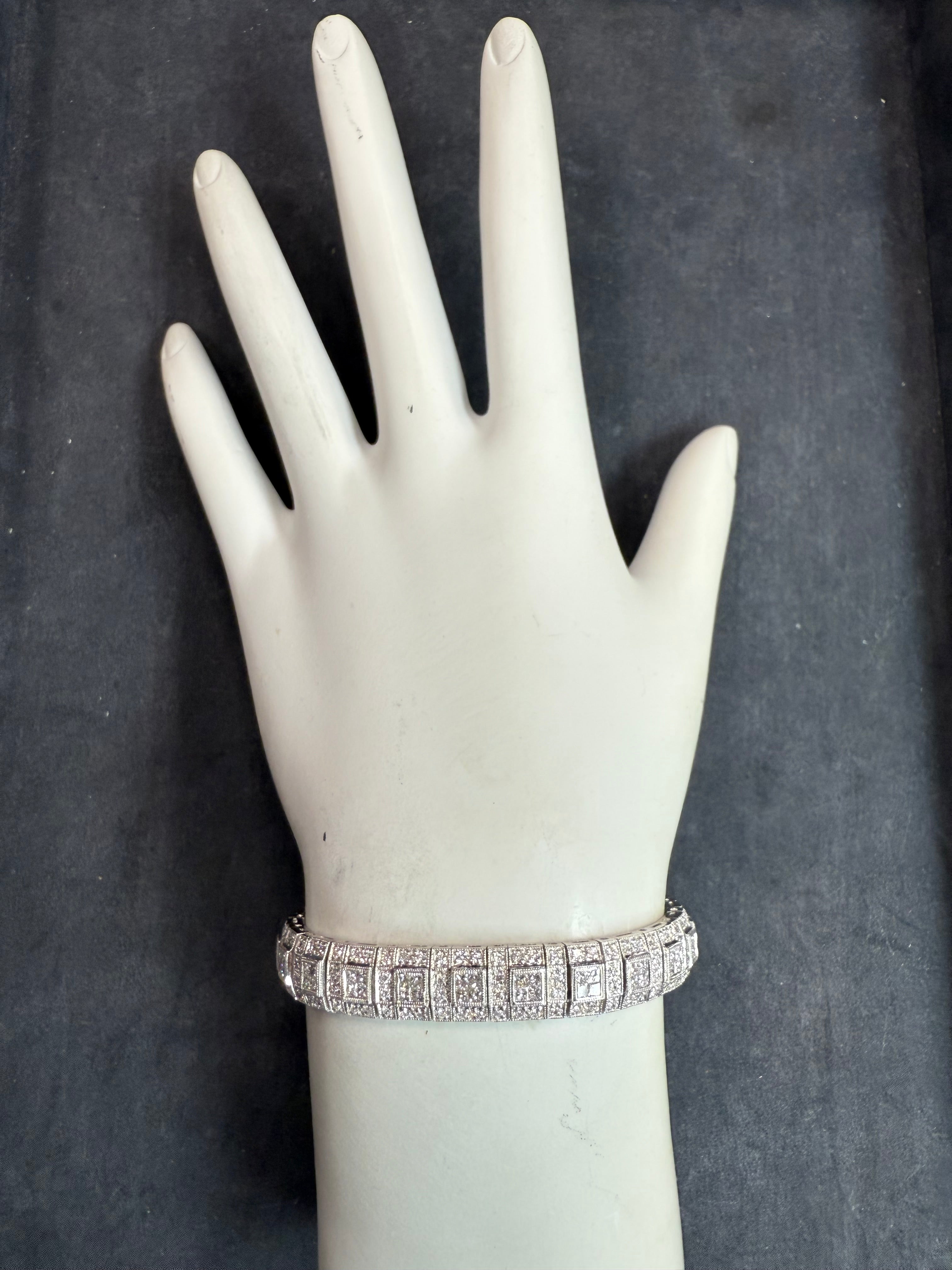 Modern Gold 4 Carat Natural Colorless Round & Princess Diamond Bracelet