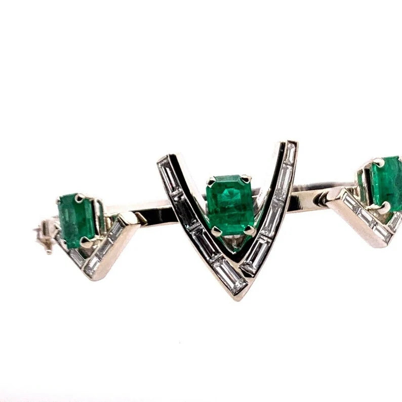 Art Deco Gold Bracelet 5.50 Carat Appx Natural Baguette Diamond & Green Emerald
