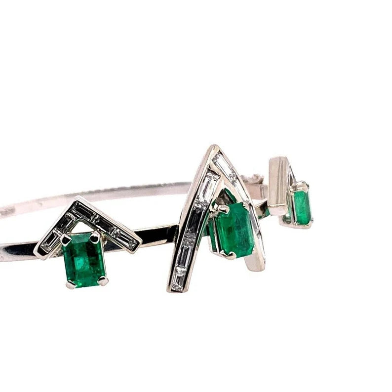 Art Deco Gold Bracelet 5.50 Carat Appx Natural Baguette Diamond & Green Emerald