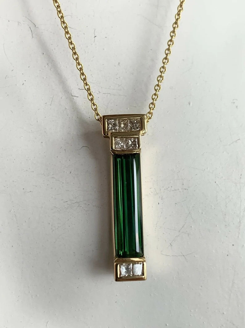 Modern Yellow Gold 7 Carat Natural Green Tourmaline & Diamond Gem Stone Pendant