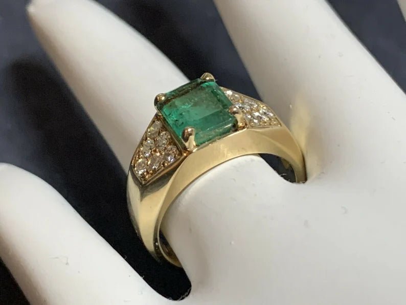Retro Gold 2.30 Carat Cocktail Ring Natural Emerald Gem & Diamond Circa 1960