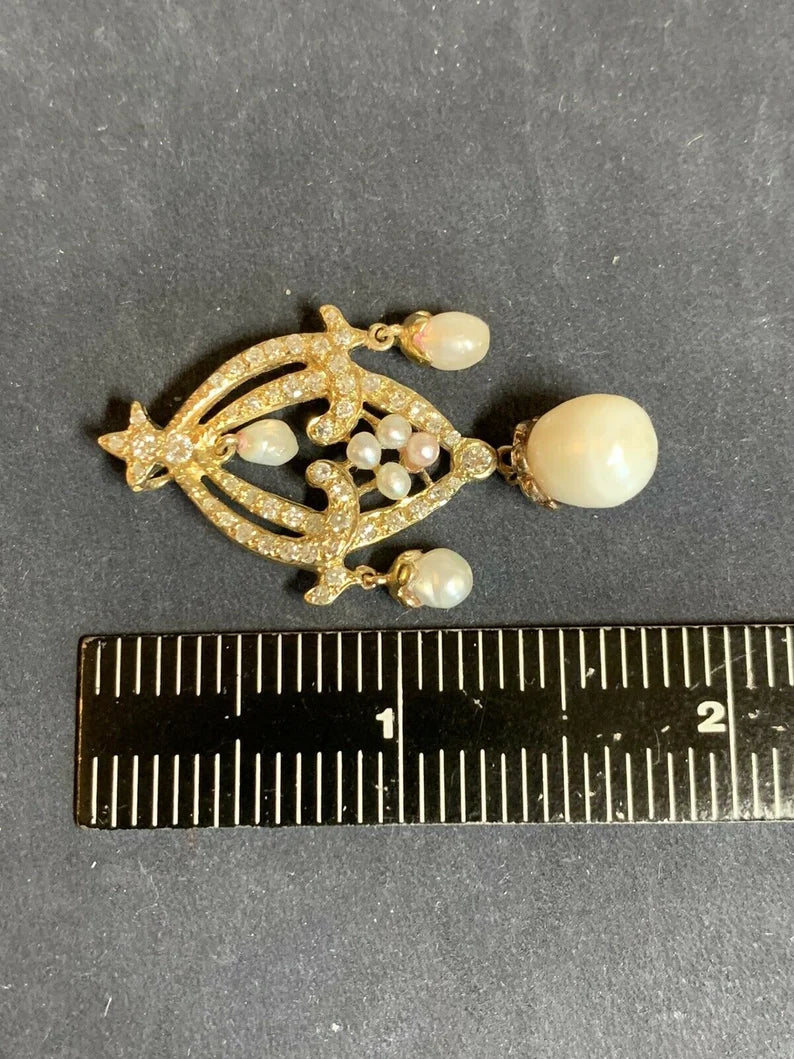 Retro Gold Pendant 0.70 Carat Natural Round Diamond & Pearl Circa 1950
