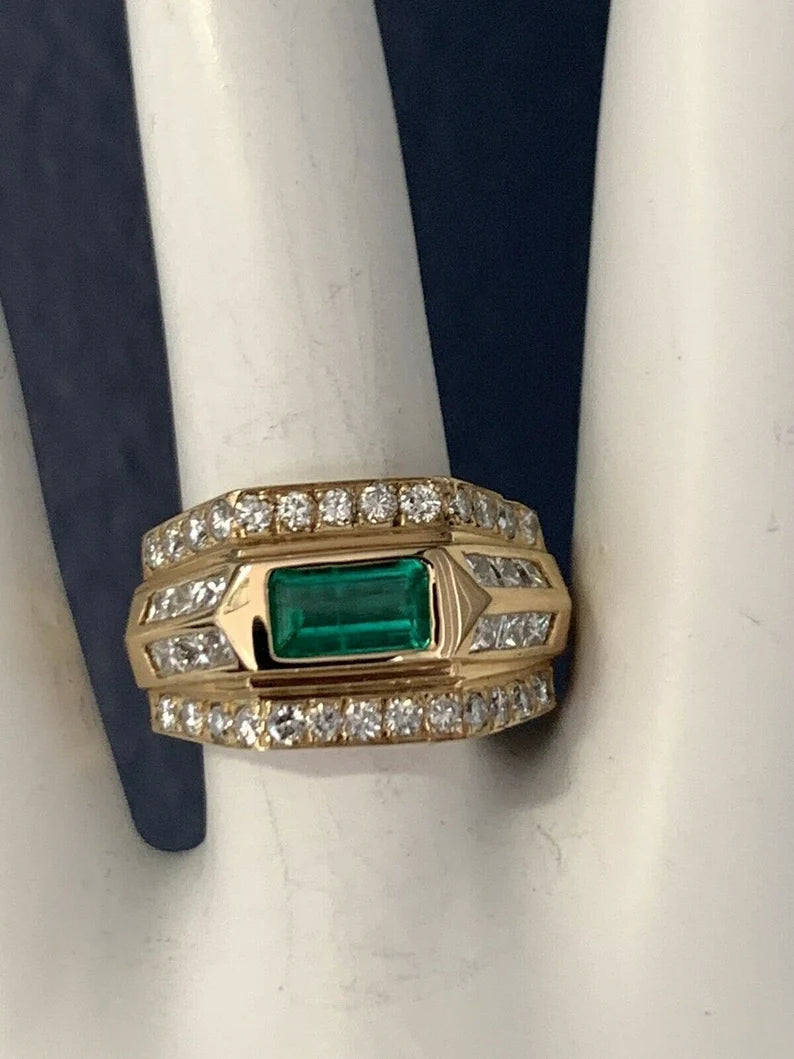 Gold Art Deco 2 Carat Ring Natural Green Emerald & Diamond Cocktail Circa 1960