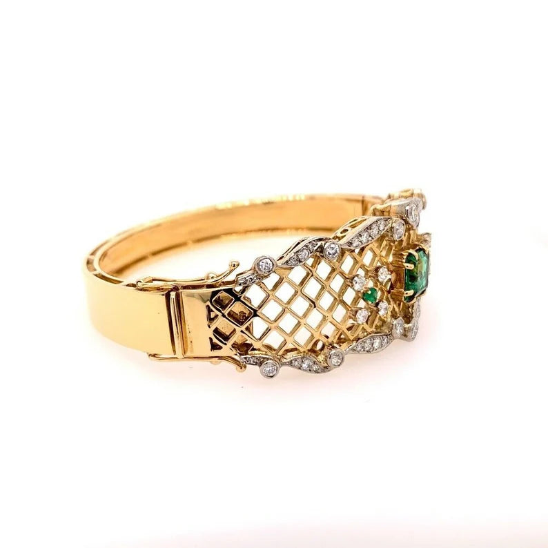 3.70 Carat Retro Gold Bangle Natural Green Emerald Gemstone & Diamond Circa 1970
