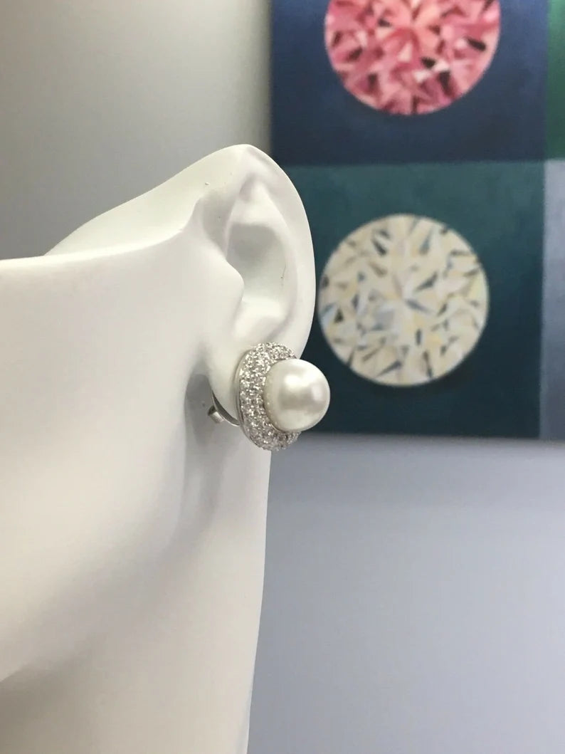 Modern Gold 5.40 Carat Natural Diamond Tahitian & South Sea Pearl Earrings