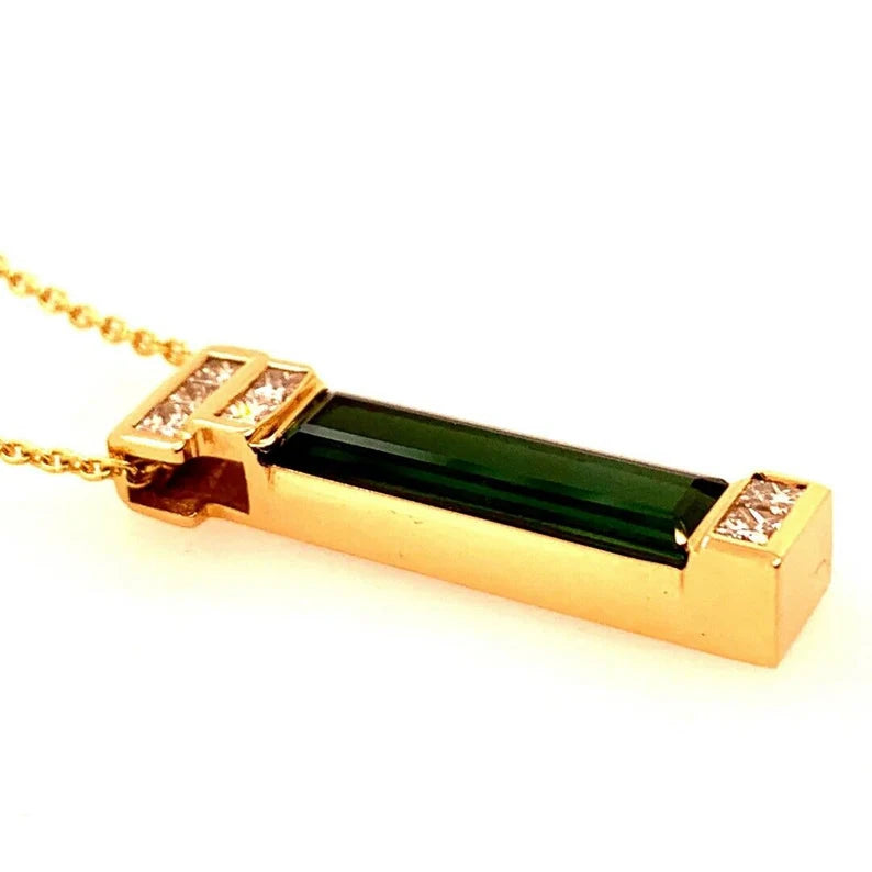 Modern Yellow Gold 7 Carat Natural Green Tourmaline & Diamond Gem Stone Pendant