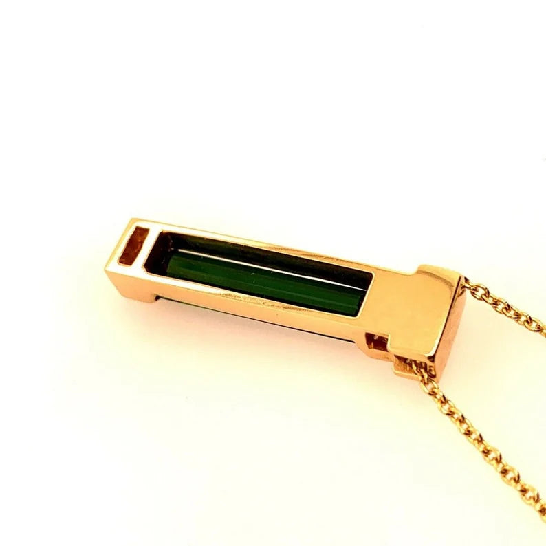 Modern Yellow Gold 7 Carat Natural Green Tourmaline & Diamond Gem Stone Pendant