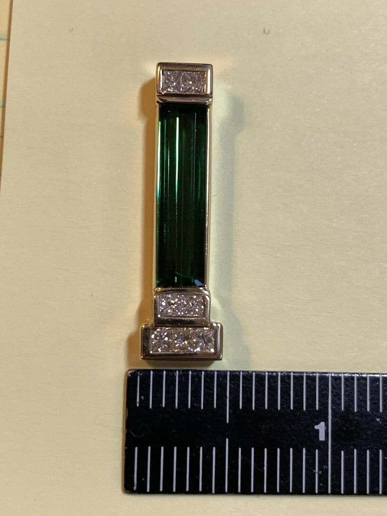 Modern Yellow Gold 7 Carat Natural Green Tourmaline & Diamond Gem Stone Pendant