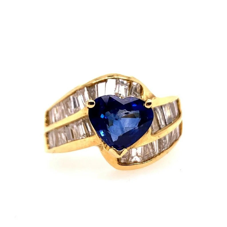 Retro Gold Cocktail 4.50 Carat Ring Natural Heart Sapphire & Diamond Circa 1980