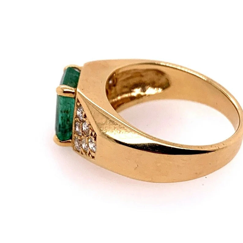 Retro Gold 2.30 Carat Cocktail Ring Natural Emerald Gem & Diamond Circa 1960