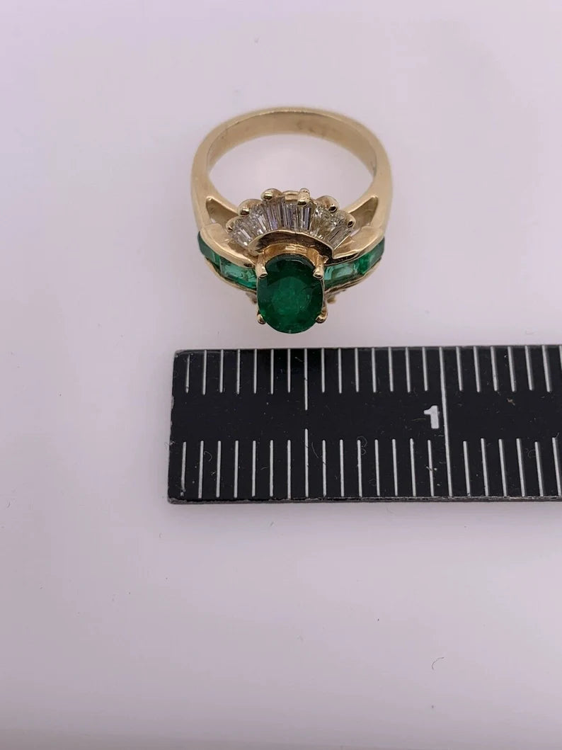 Retro Gold Cocktail Ring 3.1 Carat Natural Emerald Gemstone & Diamond Circa 1950