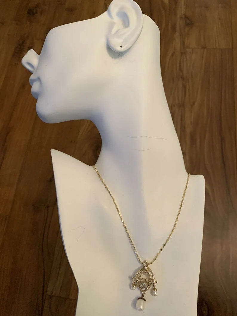 Retro Gold Pendant 0.70 Carat Natural Round Diamond & Pearl Circa 1950