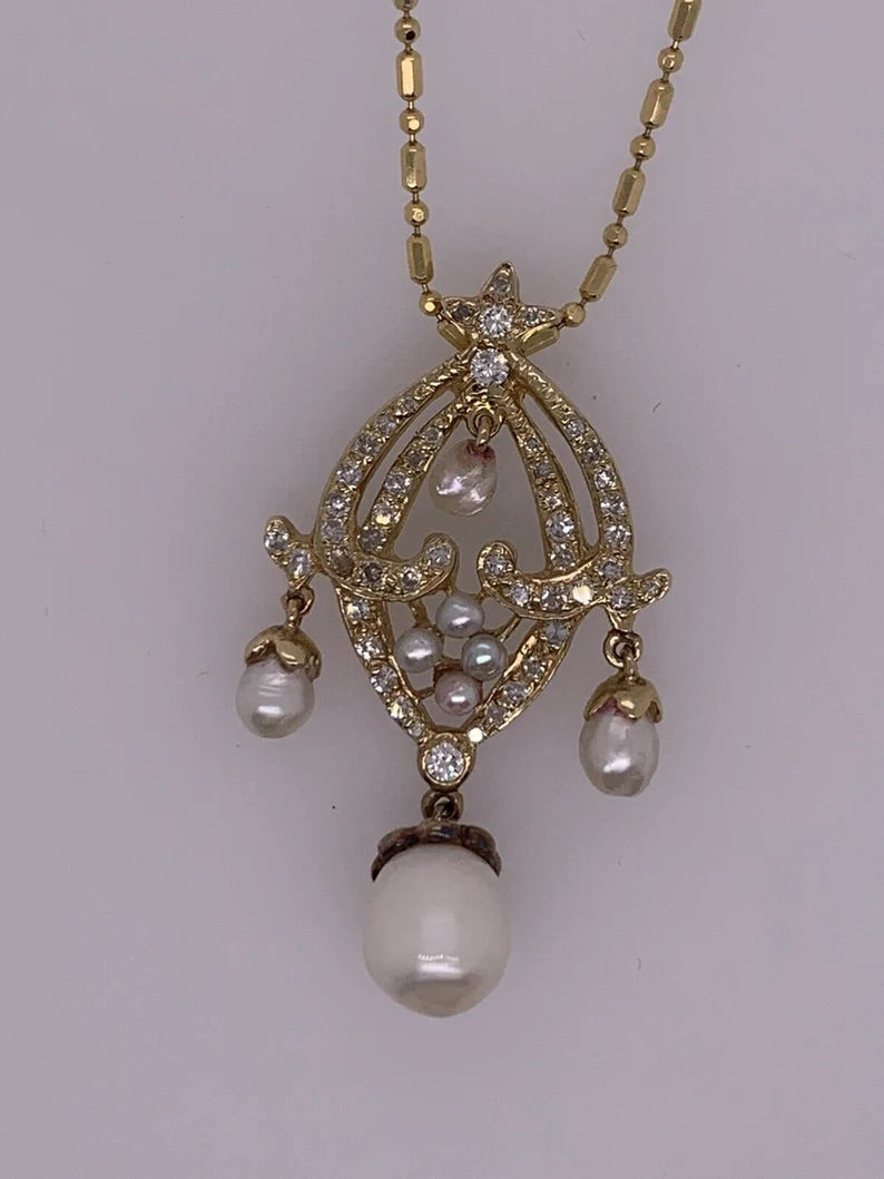 Retro Gold Pendant 0.70 Carat Natural Round Diamond & Pearl Circa 1950