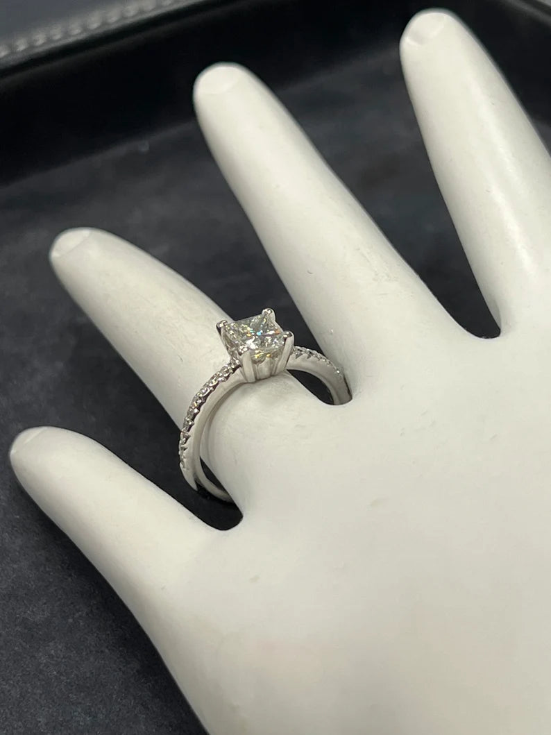 Modern Gold 1.11 Carat EGL USA Certified Natural H VVS2 Princess Diamond Ring