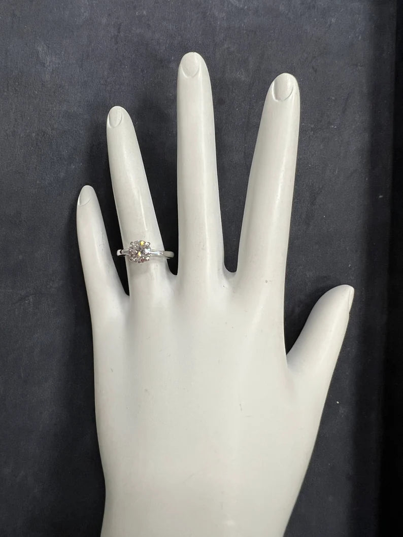 GIA Certified 1.10 Carat Natural Round Diamond E  VS1 XXX Plat Engagement Ring